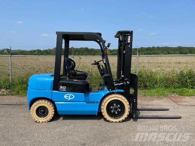 EP EFL302 | 3T | LI-ION 전동 지게차