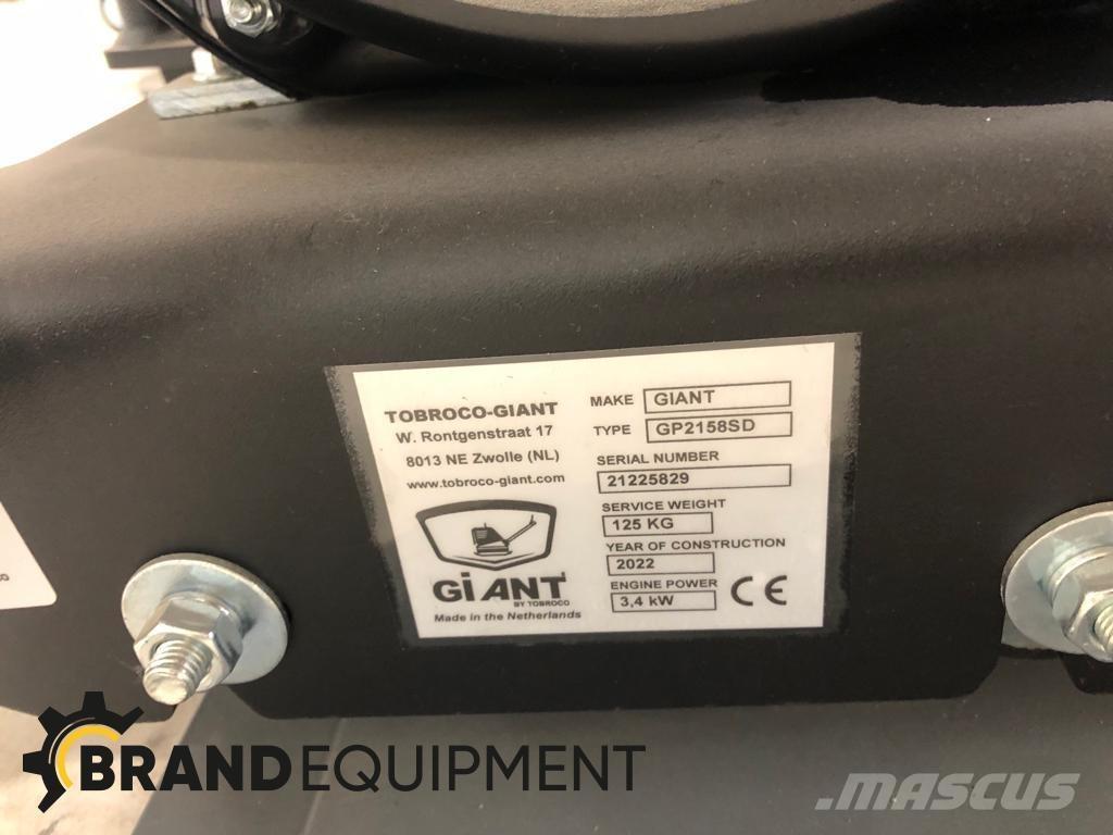 GiANT GP2158SD 진동롤러