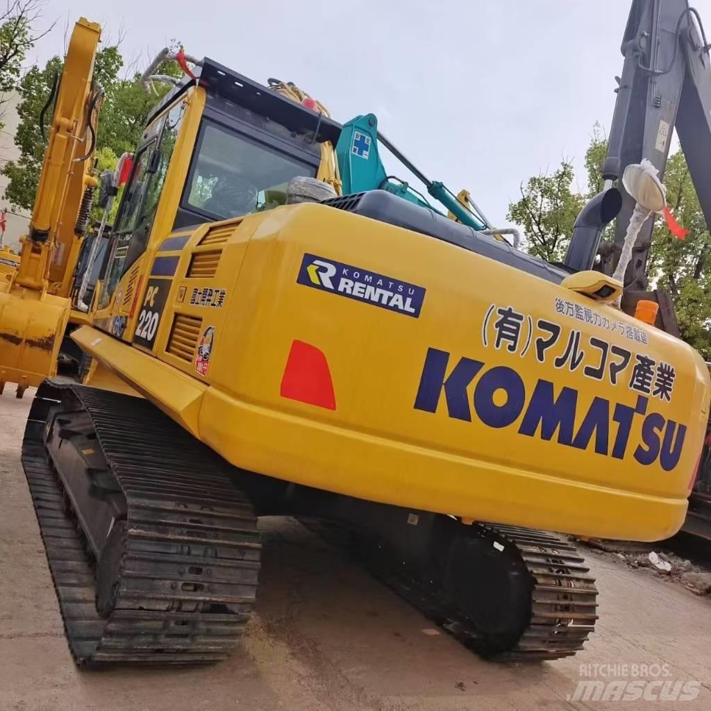 Komatsu PC 220 대형 굴삭기 29톤 이상