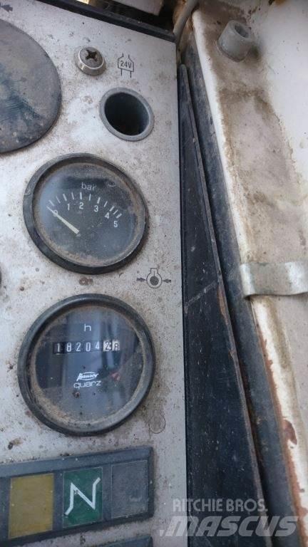 Liebherr A900  휠 굴삭기
