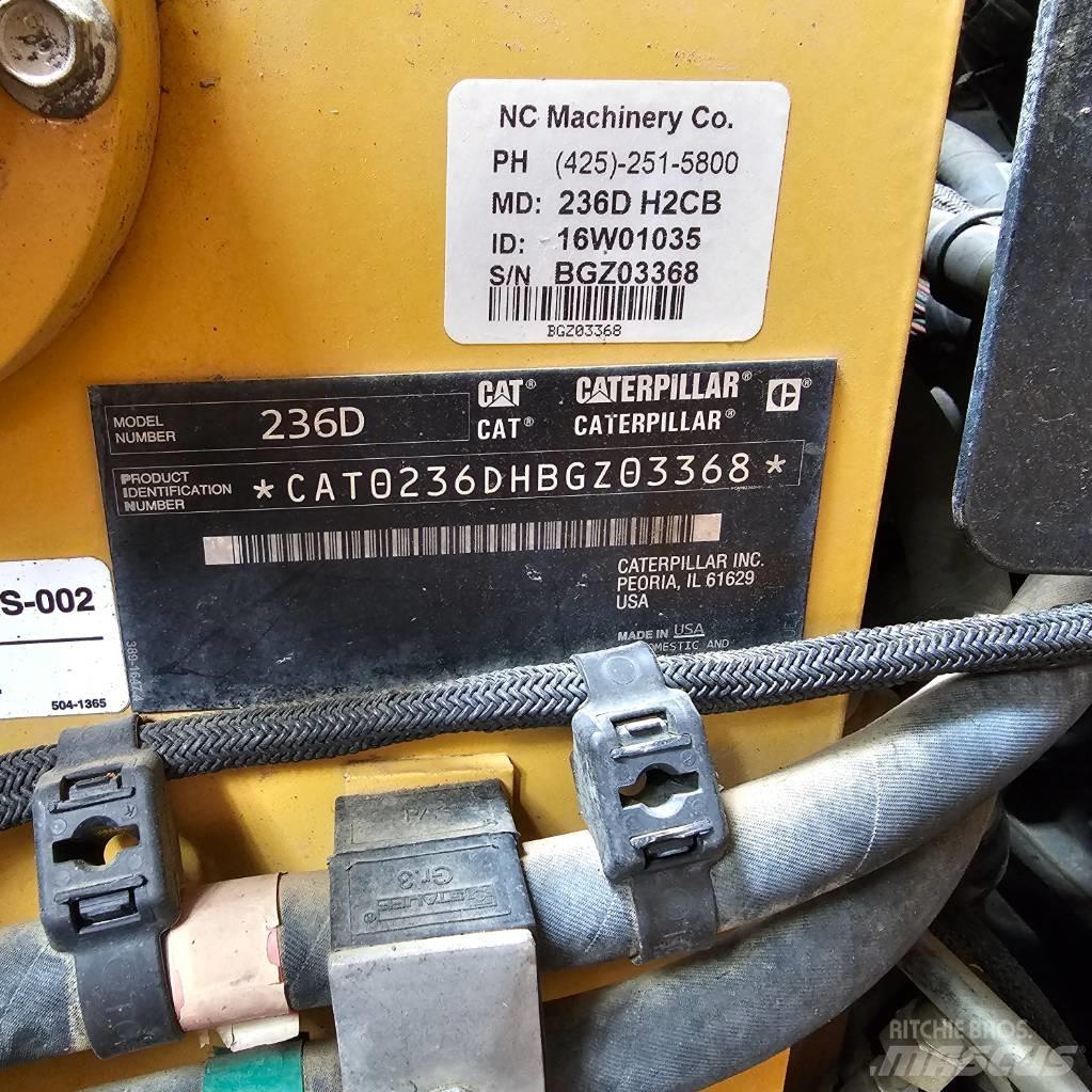 CAT 236D  스키드로더
