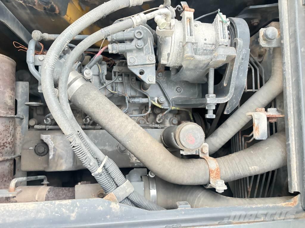 Komatsu PC 138 US 대형 굴삭기 29톤 이상