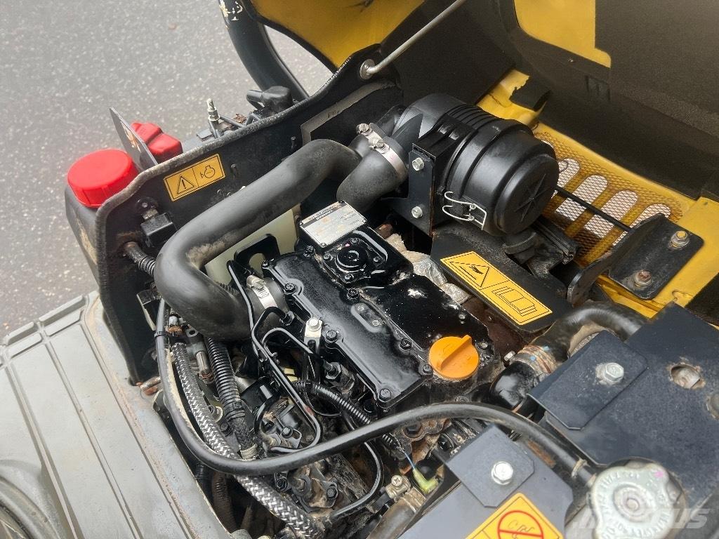 Yanmar Vio 10 소형 굴삭기 7톤 미만