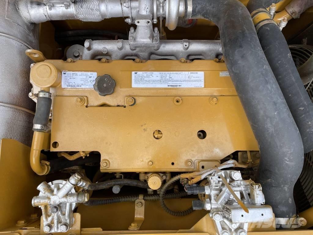 CAT 320 D 대형 굴삭기 29톤 이상