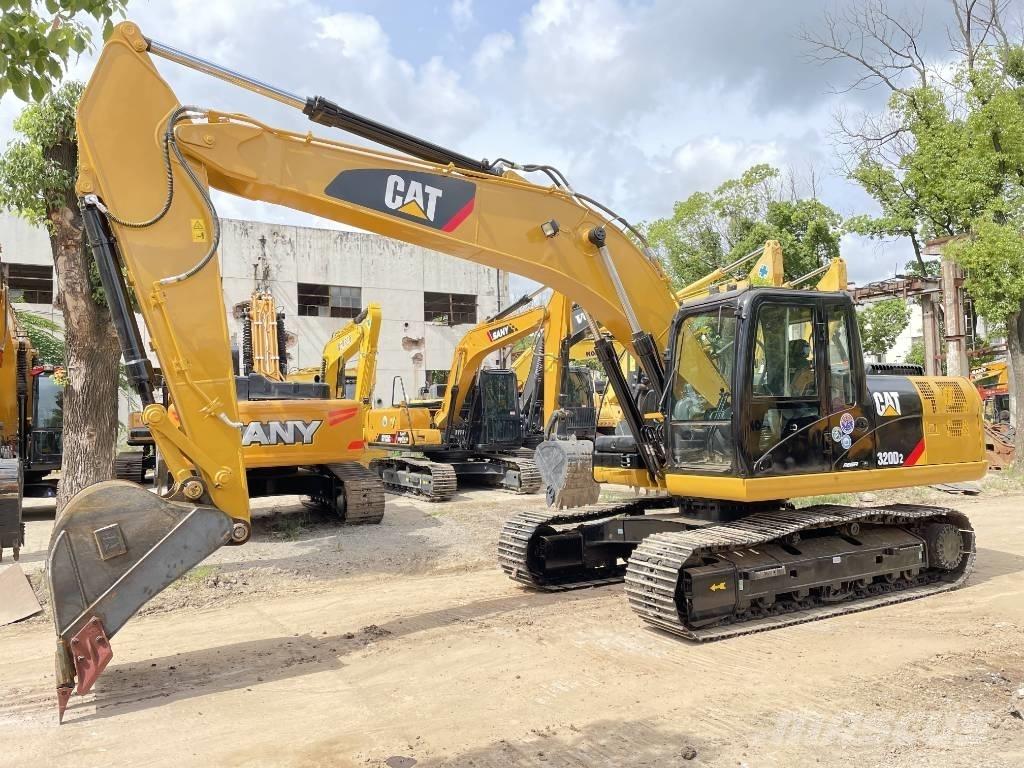 CAT 320 D 대형 굴삭기 29톤 이상
