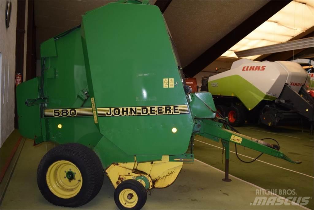 John Deere 580 원형 곤포기