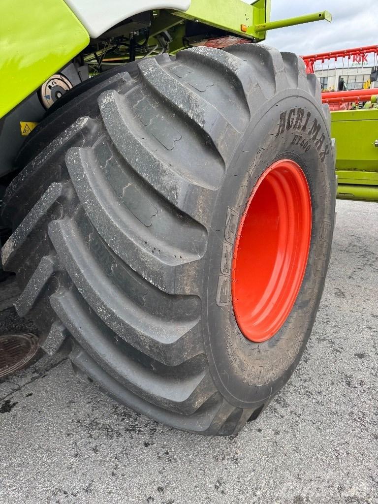 CLAAS Tucano 320 콤바인 수확기