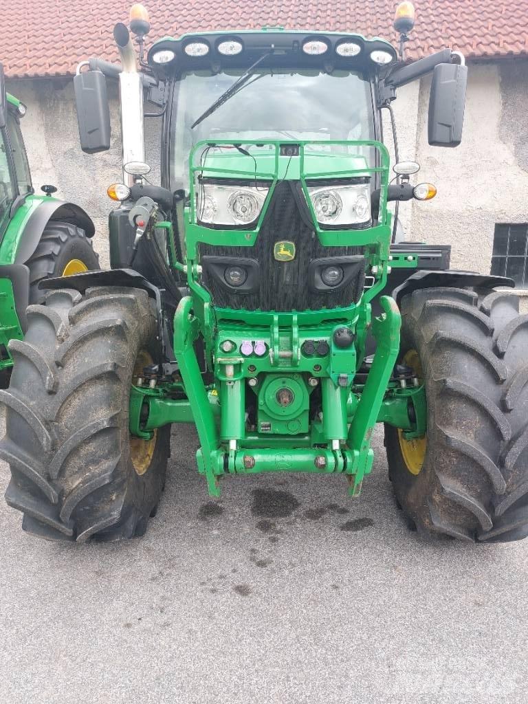 John Deere 6130 R 트랙터