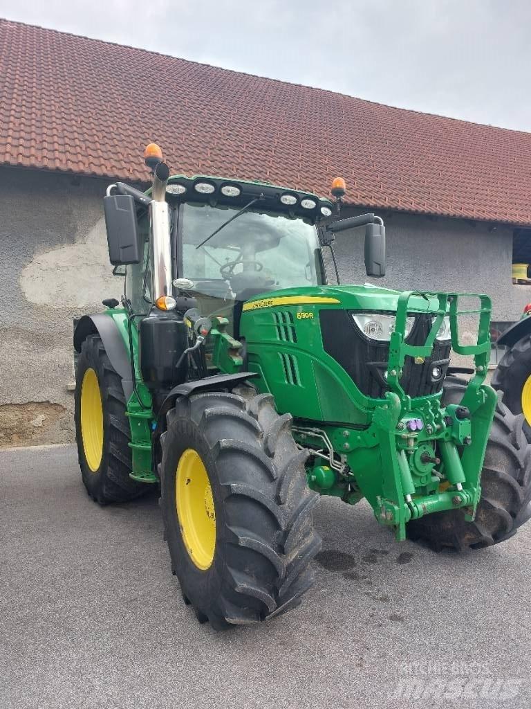 John Deere 6130 R 트랙터