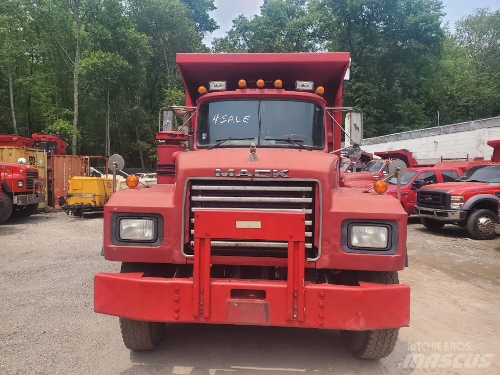 Mack RD690SX 덤프 트럭