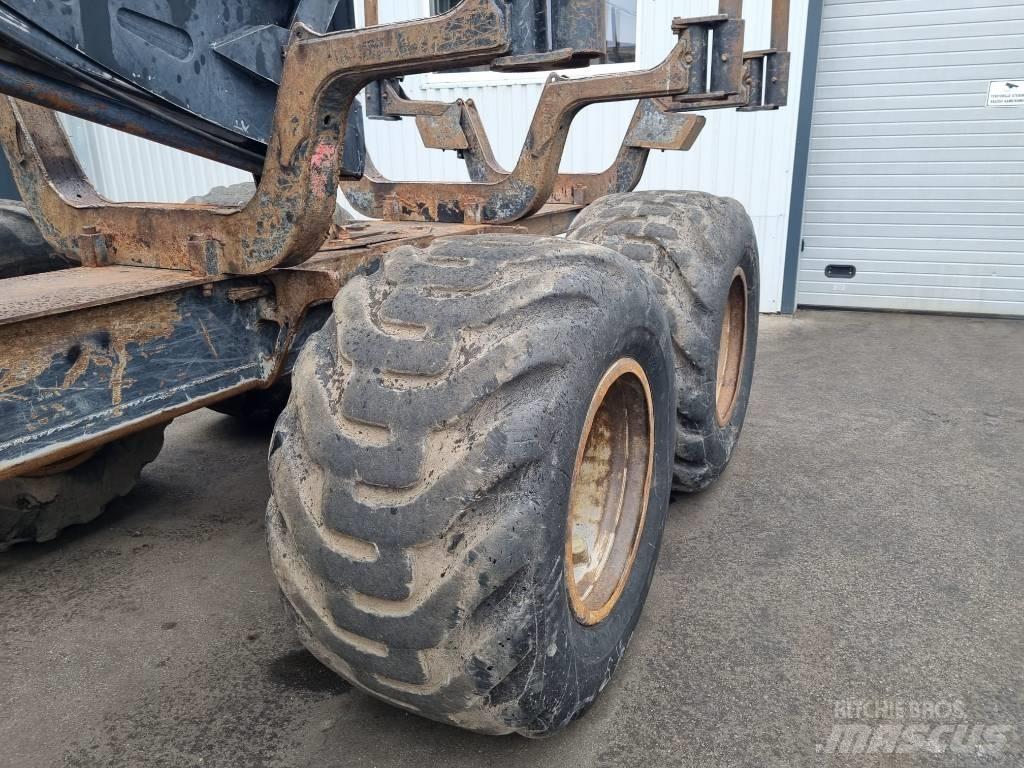 Komatsu 855 원목 포워더