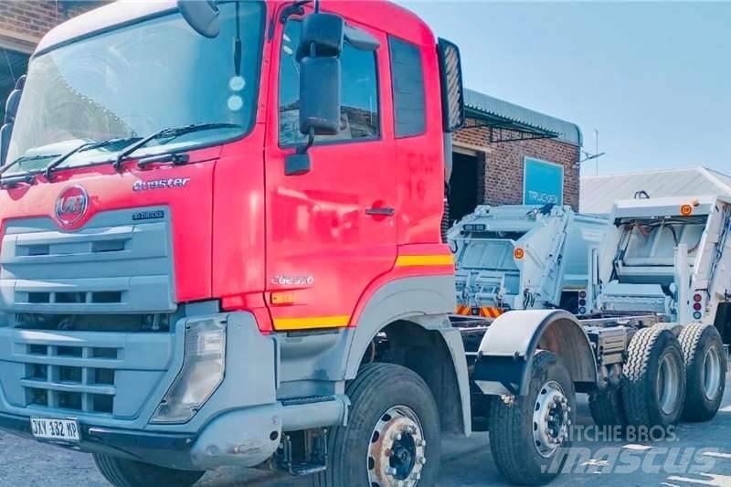 UD CGE 370 8x4 기타 트럭