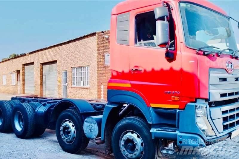 UD CGE 370 8x4 기타 트럭