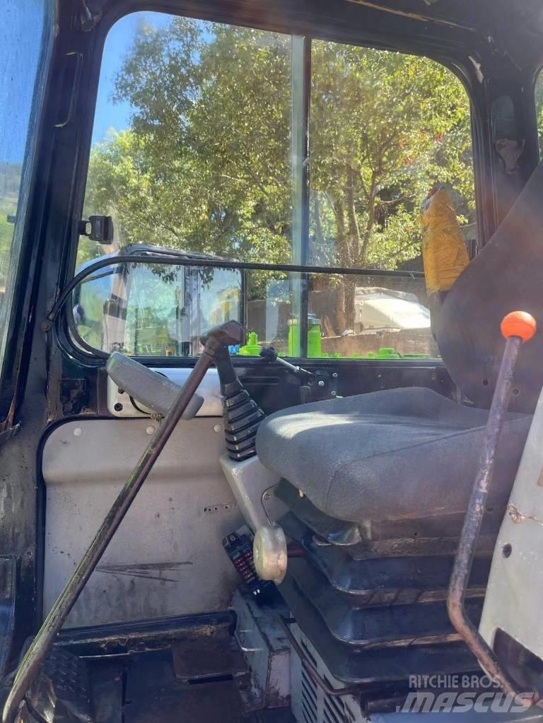 Hyundai R60-5 대형 굴삭기 29톤 이상