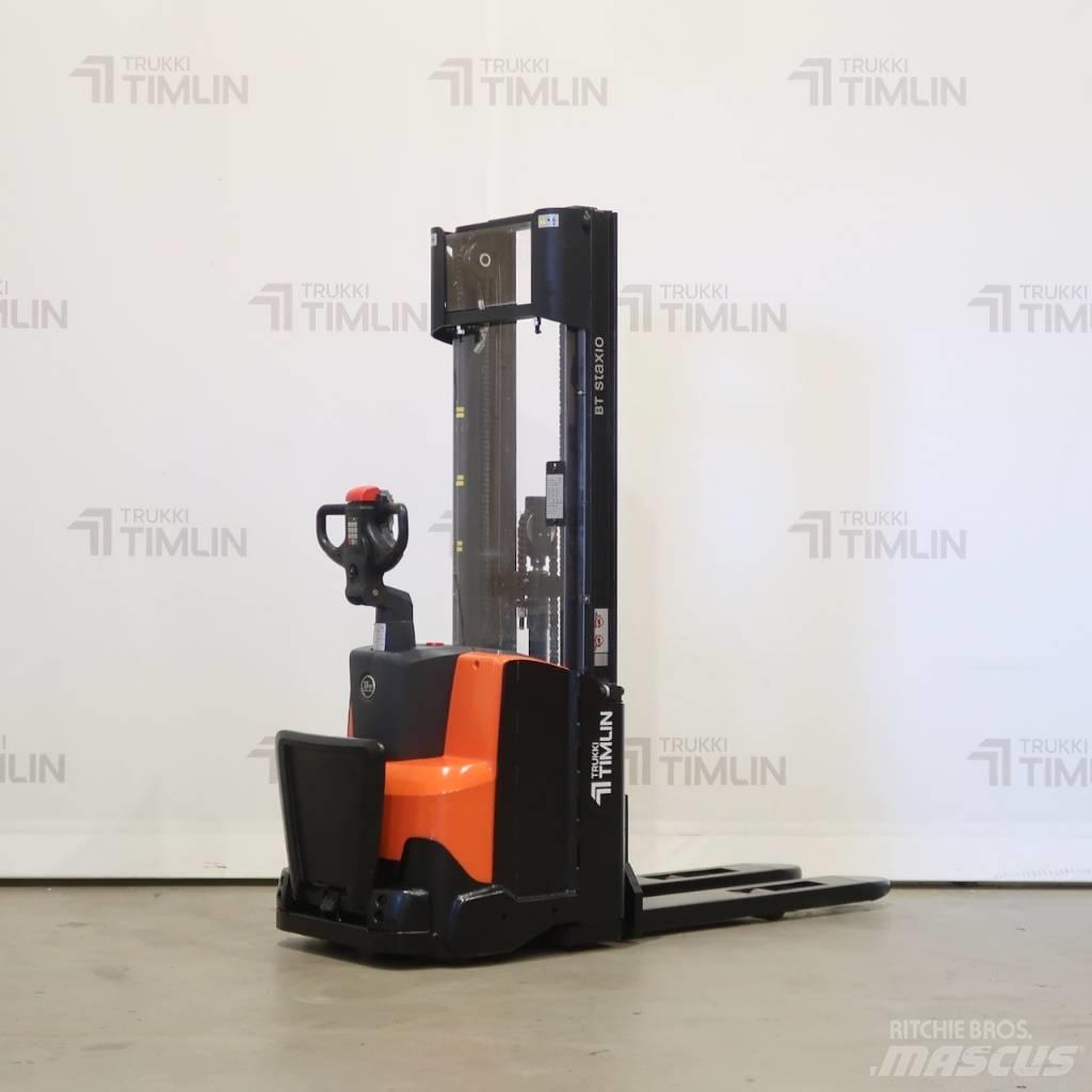 BT SWE120 (uusi akku) 보행식 리치 지게차