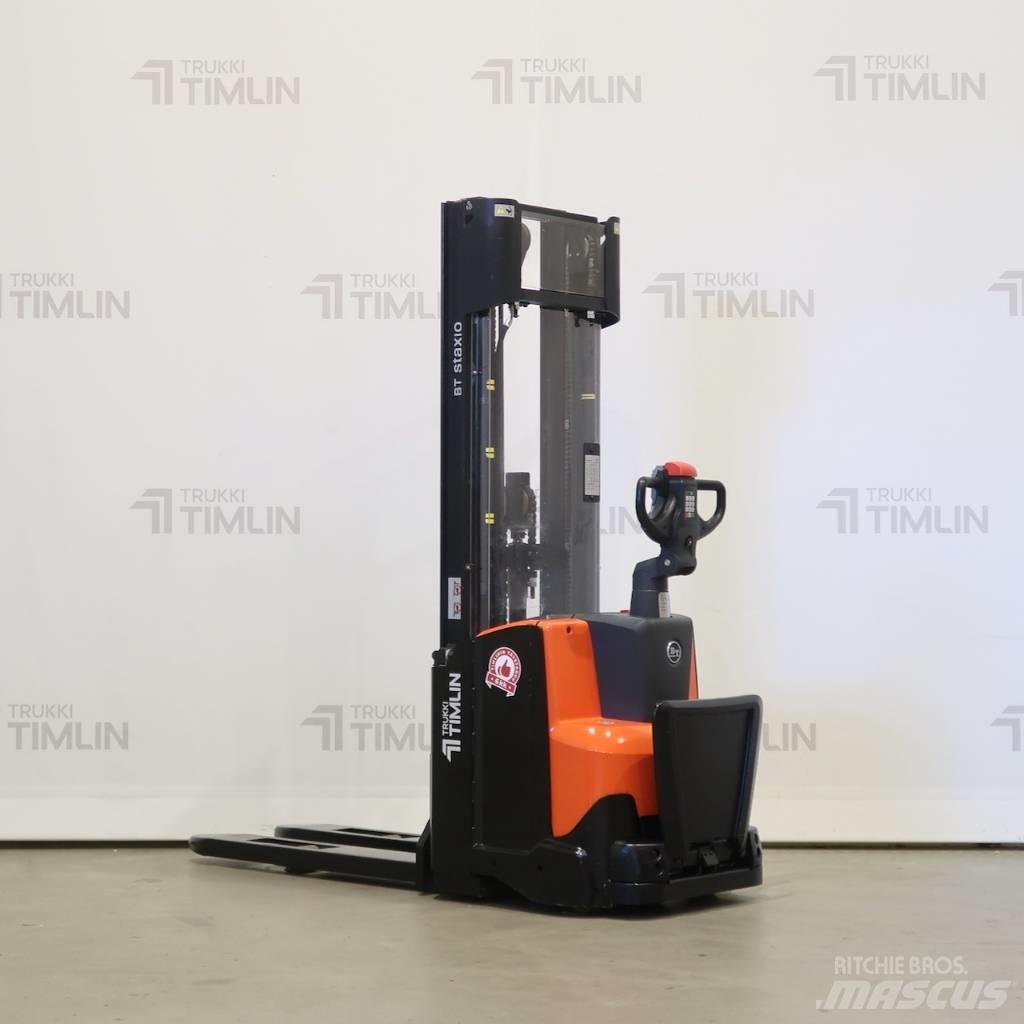 BT SWE120 (uusi akku) 보행식 리치 지게차