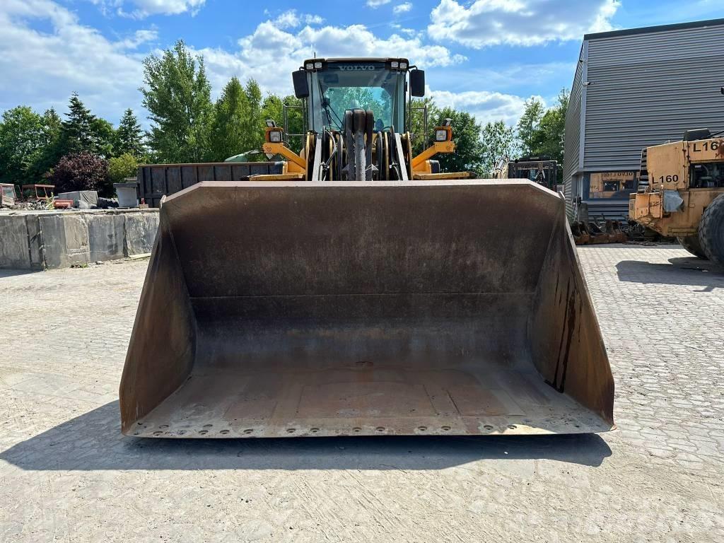 Volvo L180F  휠로우더
