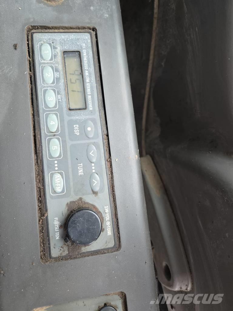 Hitachi ZX 135 US 대형 굴삭기 29톤 이상