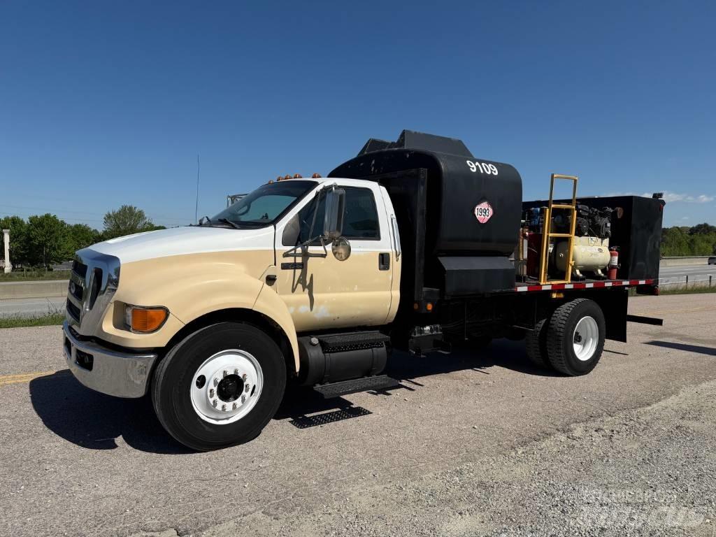 Ford F 750 XLT 시립/다목적 차량