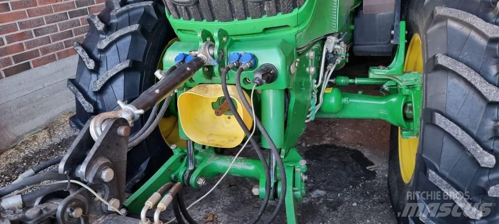 John Deere 6125 R 트랙터