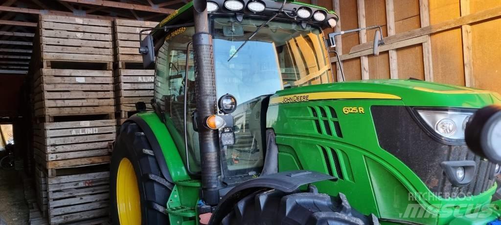John Deere 6125 R 트랙터