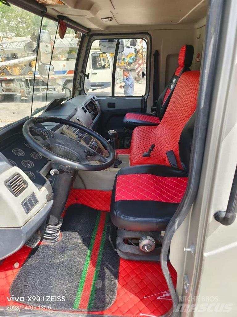 Zoomlion QY50V A/T 크레인