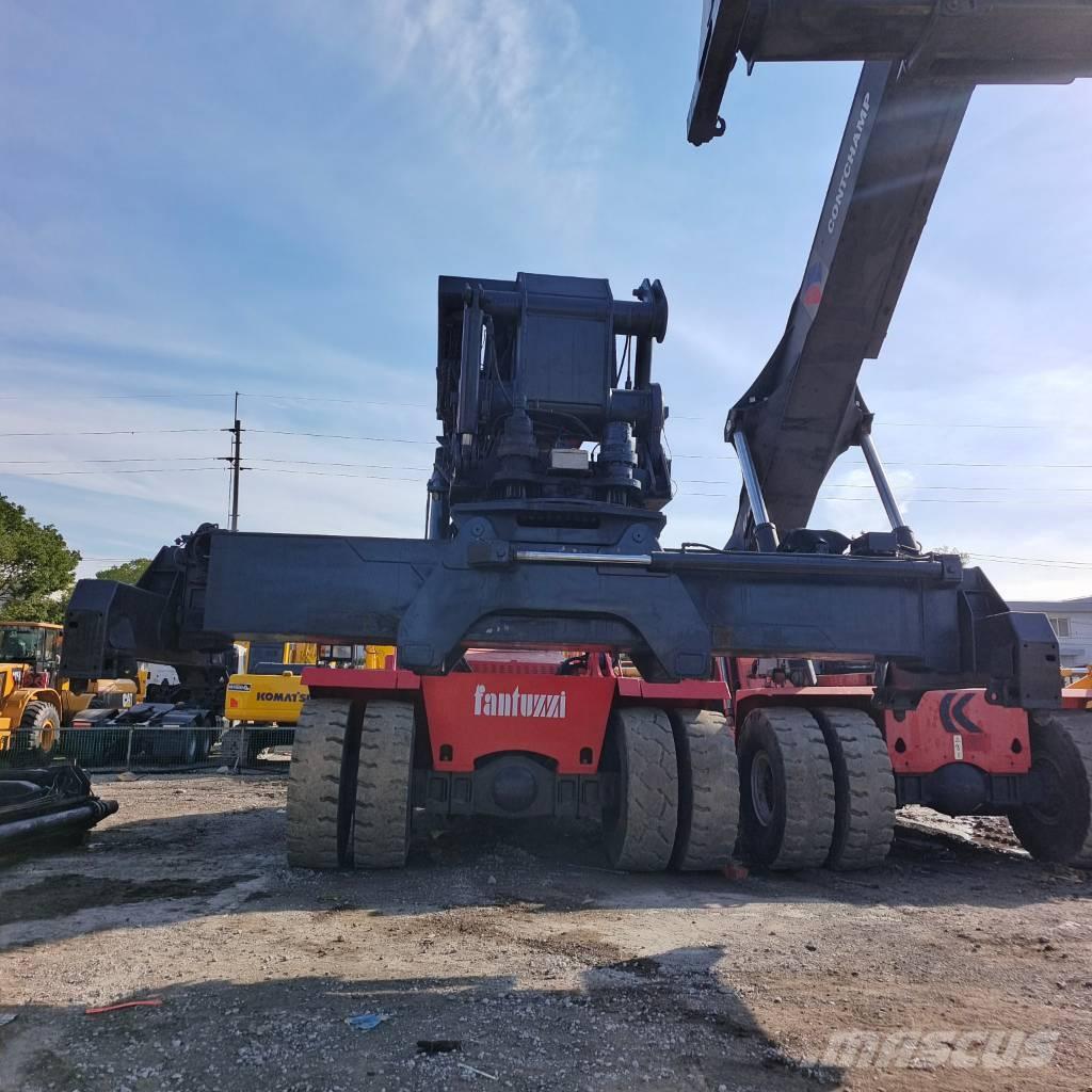 Fantuzzi CS 45 KM 리치 스태커