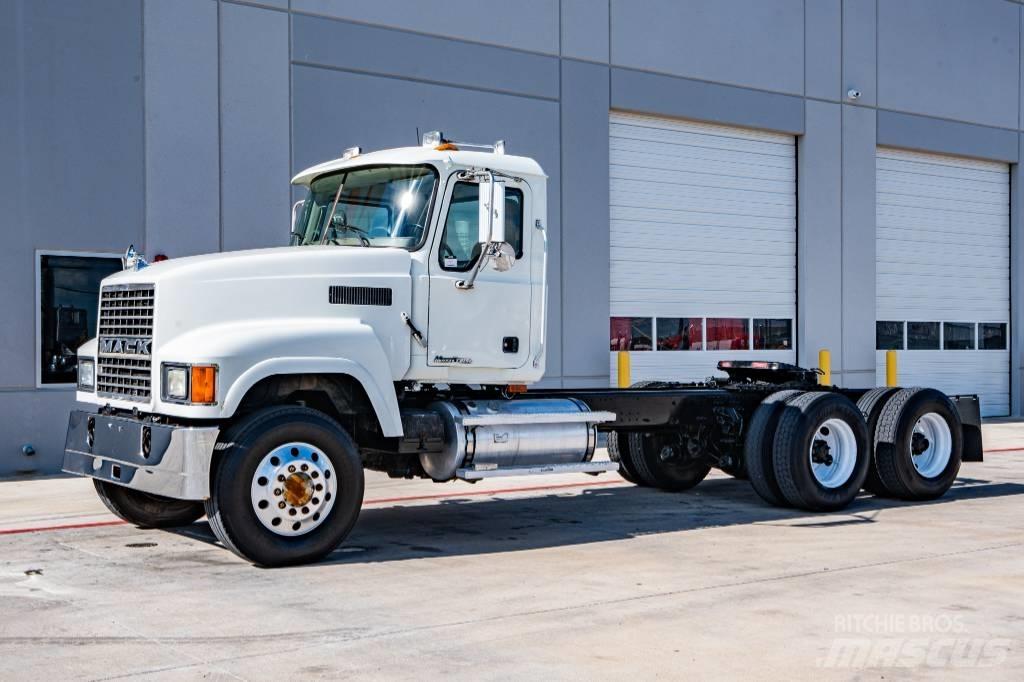 Mack CHN 613 트랙터 유닛