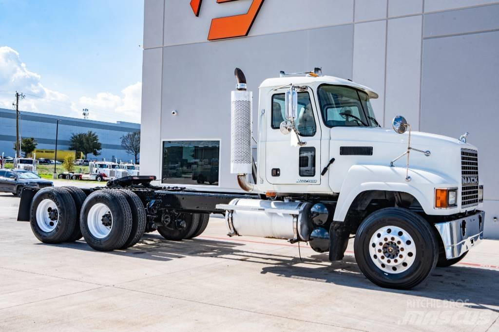 Mack CHN 613 트랙터 유닛