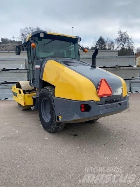 Dynapac CA1500D, Vält 싱글 드럼 롤러