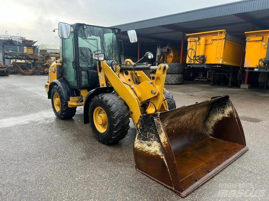 CAT 906M  휠로우더
