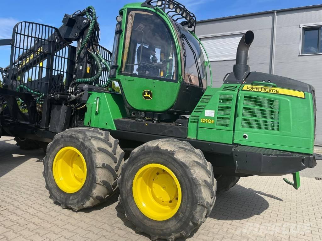 John Deere 1210 E 원목 포워더