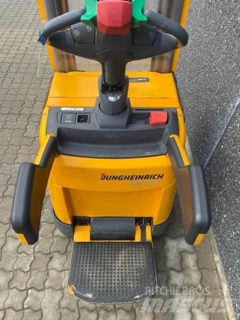 Jungheinrich ERC 216 보행식 리치 지게차