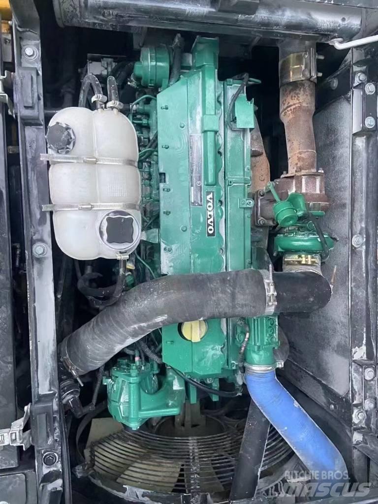 Volvo 290D 대형 굴삭기 29톤 이상