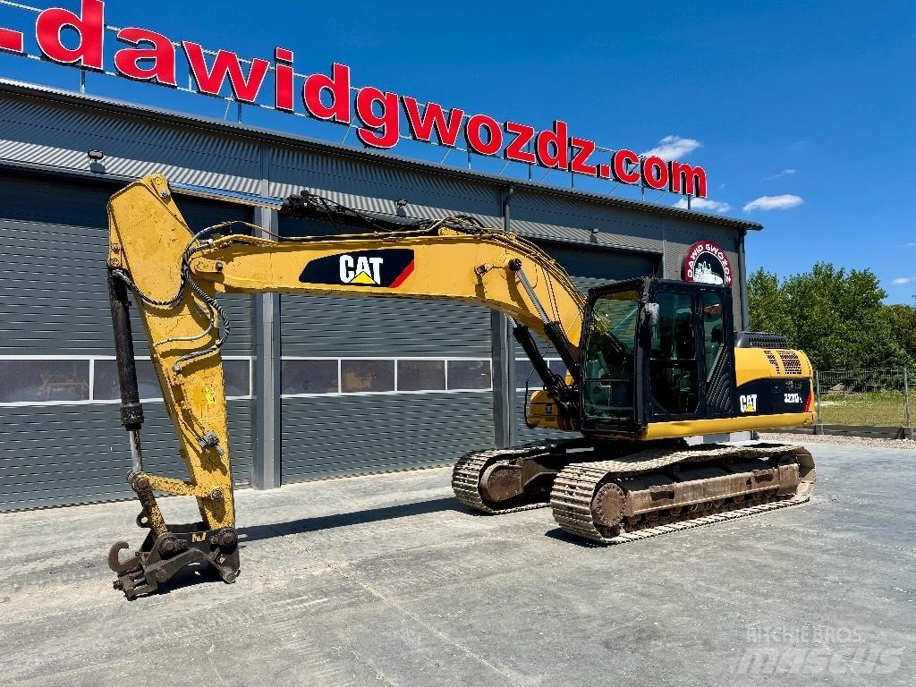 CAT 323 D LN 대형 굴삭기 29톤 이상