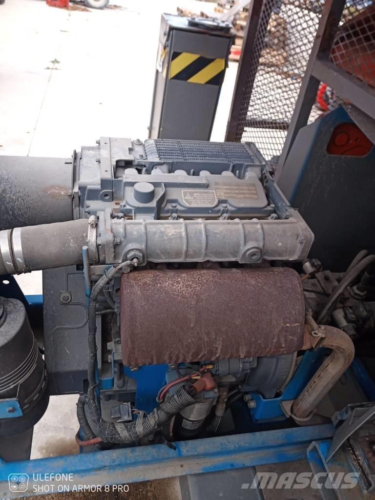 Genie GS 4390 RT 가위형 리프트