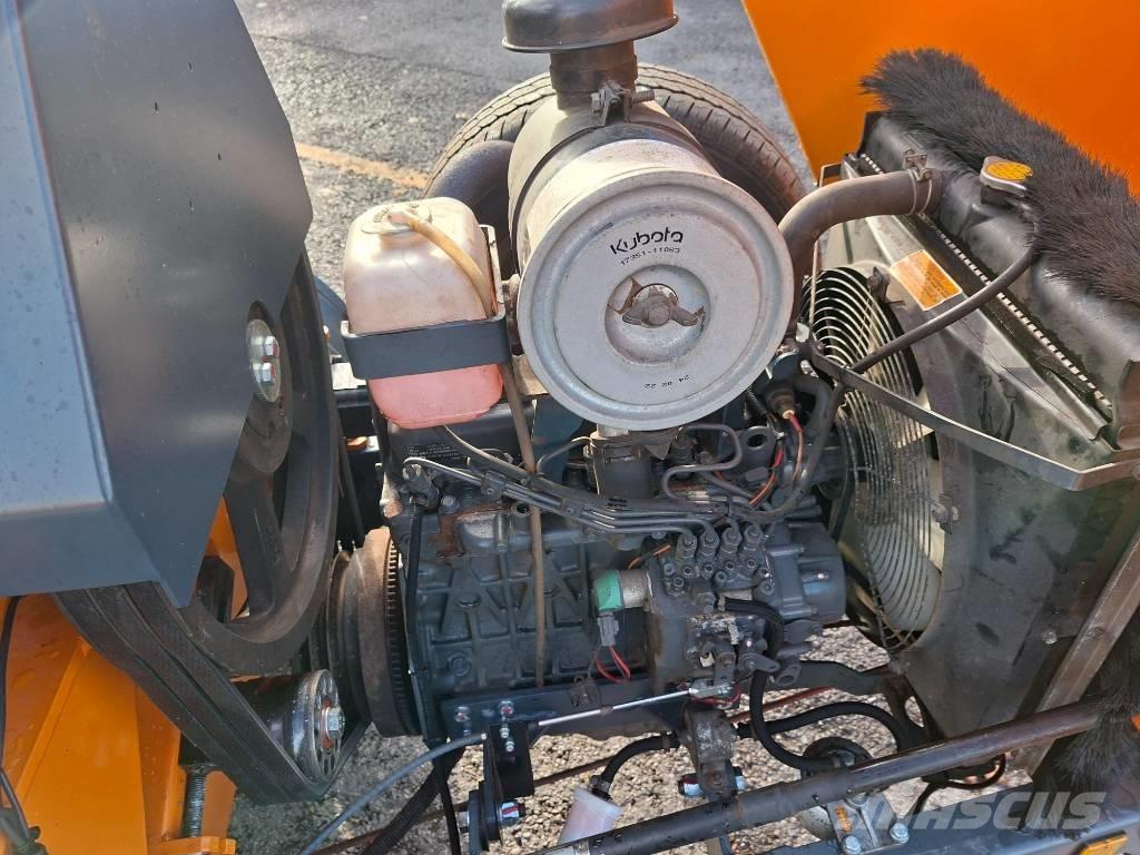 Forst ST8D 톱밥제조기