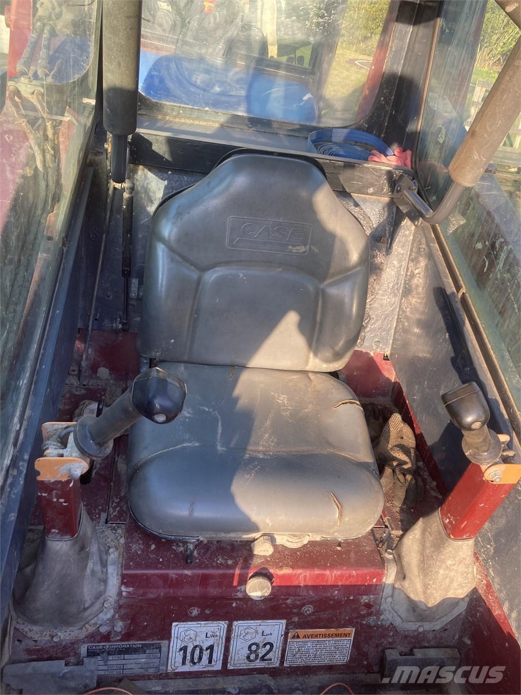 CASE 1840  스키드로더