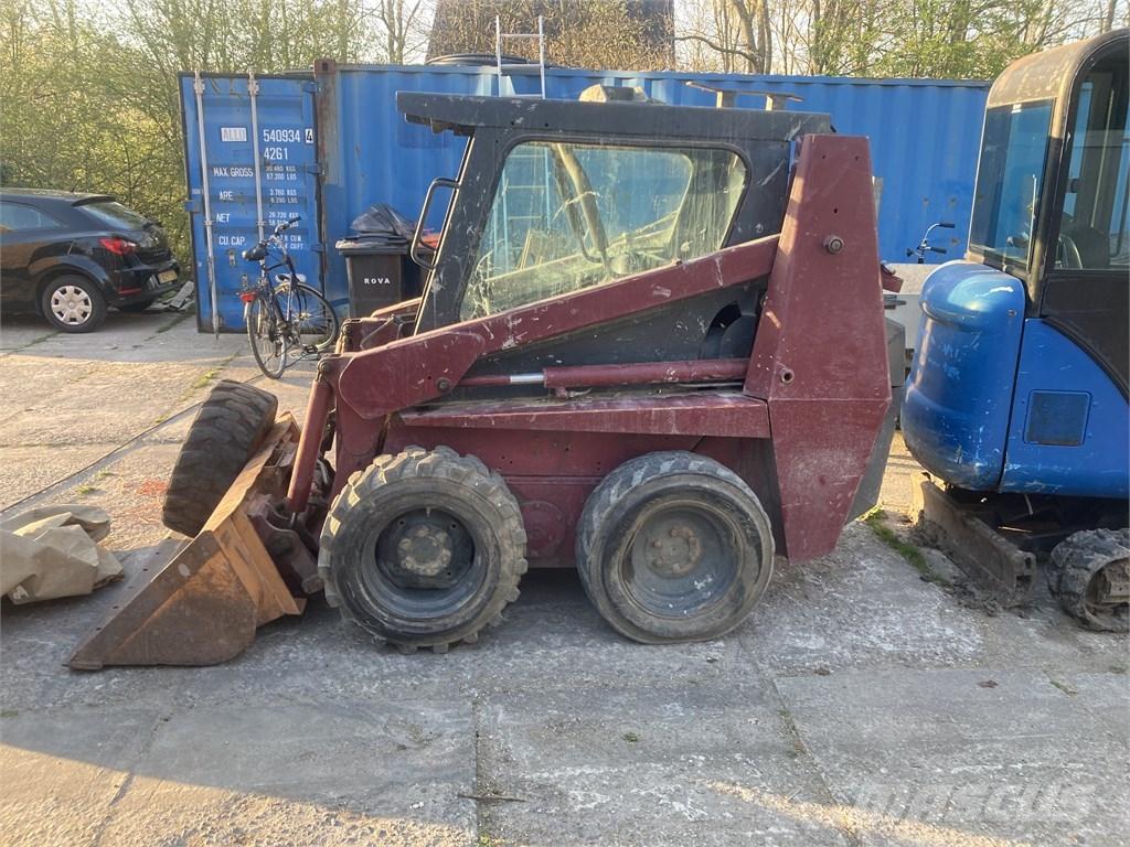 CASE 1840  스키드로더