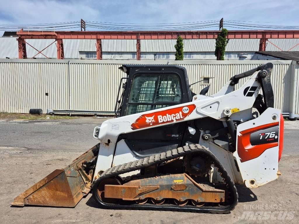 Bobcat T 76  스키드로더