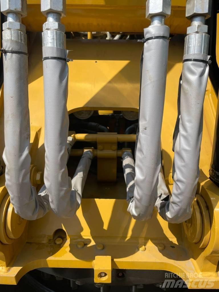 CAT 320 GC  휠 굴삭기