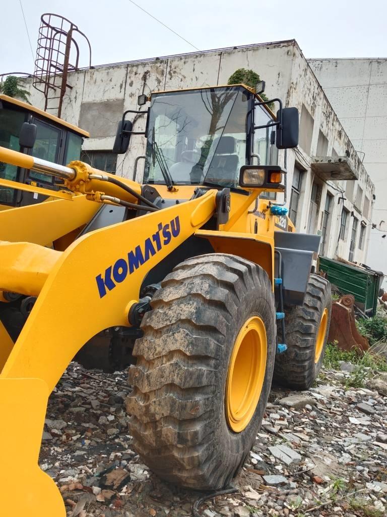Komatsu WA 320  휠로우더