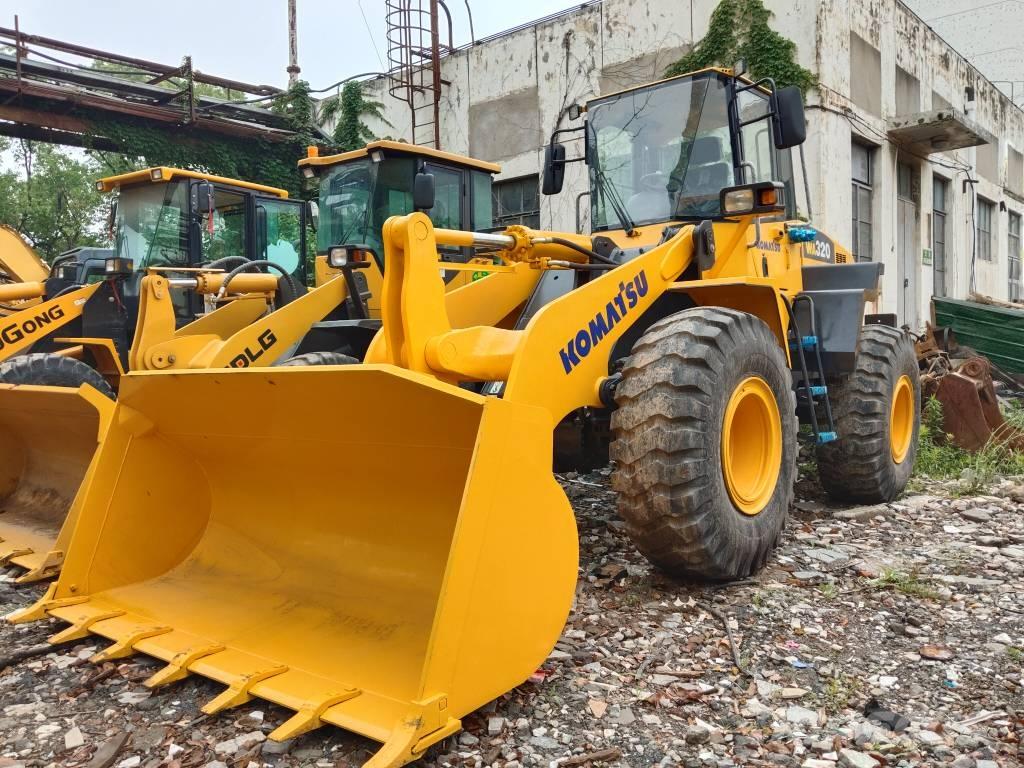 Komatsu WA 320  휠로우더