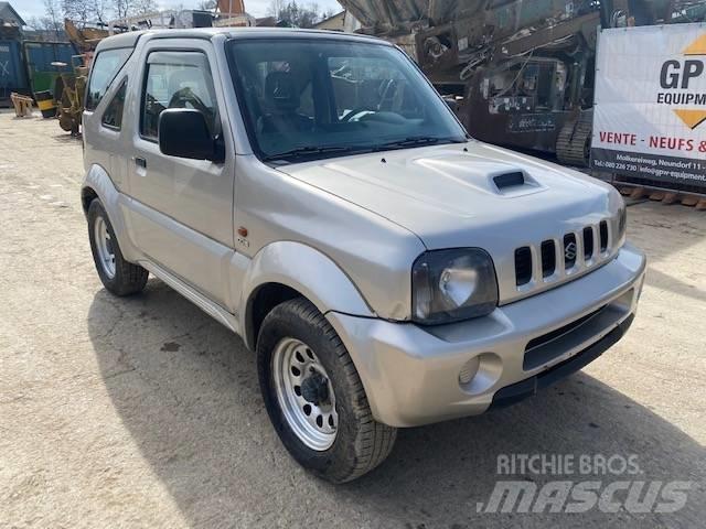 Suzuki Jimny 크로스컨트리 차량