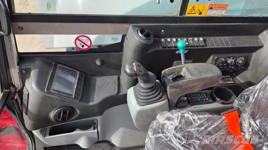 Takeuchi TB 290 중형굴삭기 7톤-28톤