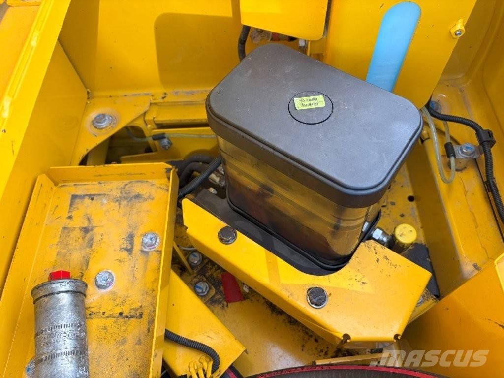 Komatsu PC 240 LC-11 대형 굴삭기 29톤 이상