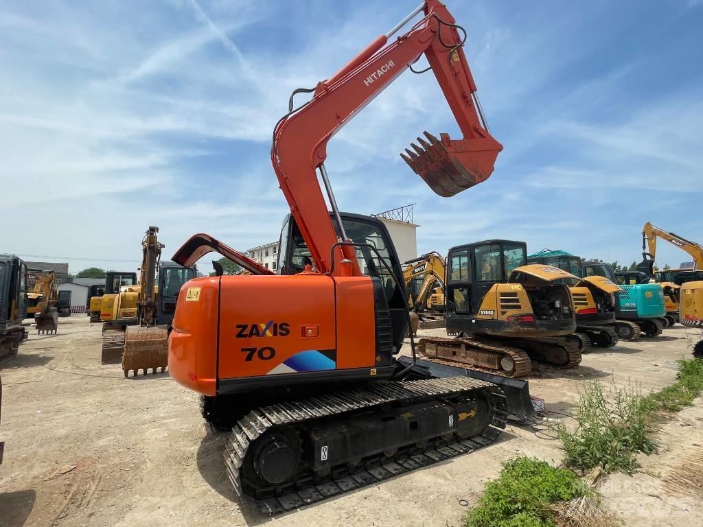 Hitachi ZX 70 중형굴삭기 7톤-28톤