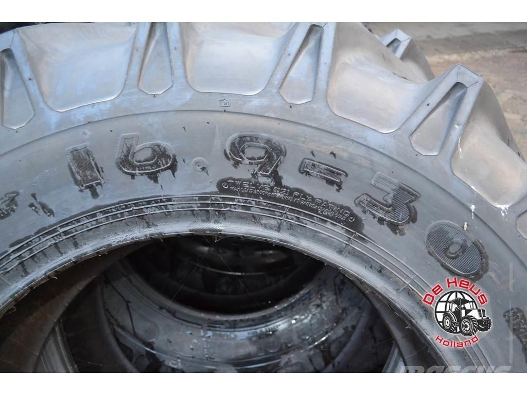  MEGAGLOBE 16.9-30 타이어, 휠 및 림