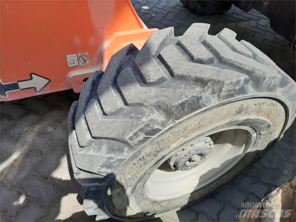 JLG 460SJ 견인식 전동이동 리프트