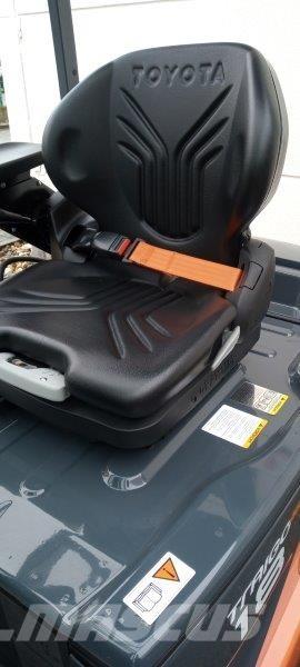 Toyota 8FBM18T 전동 지게차